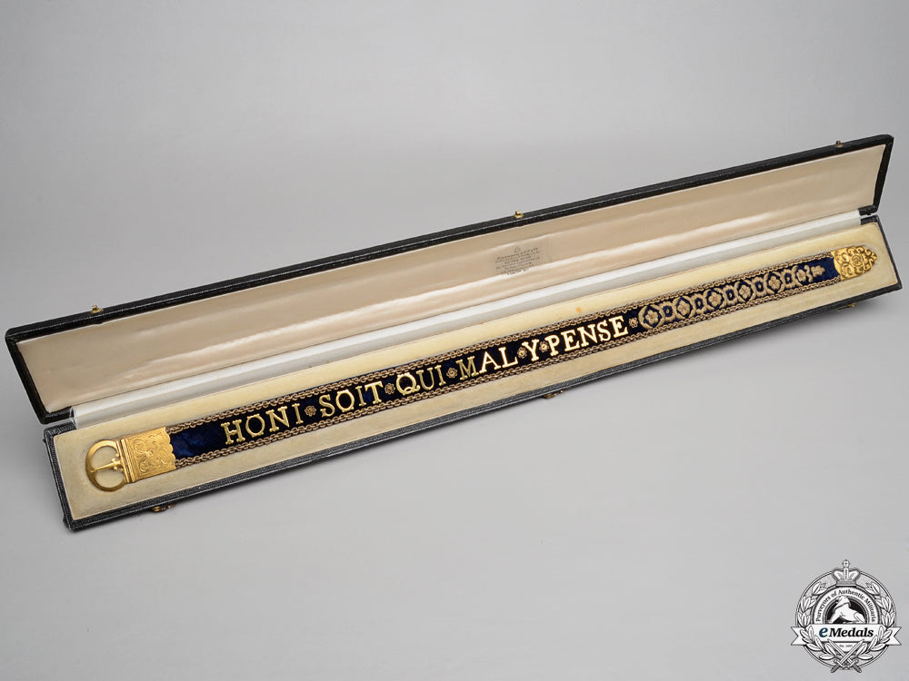 a_most_noble_order_of_the_garter_in_gold_by_garrard&_co._img_06.jpg5568bc36687af