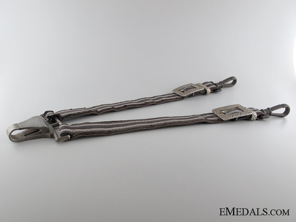 a_set_of_luftwaffe_dagger_hangers_img_06.jpg53206a70c02e8