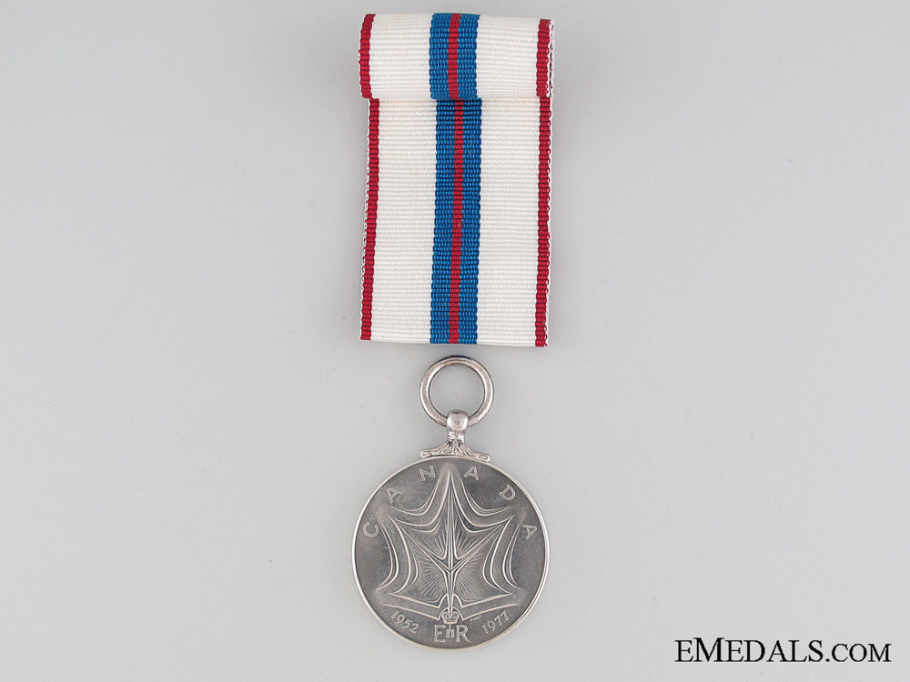 queen_elizabeth_ii_silver_jubilee_medal1952-1977,_boxed_img_06.jpg52e80248cee1c