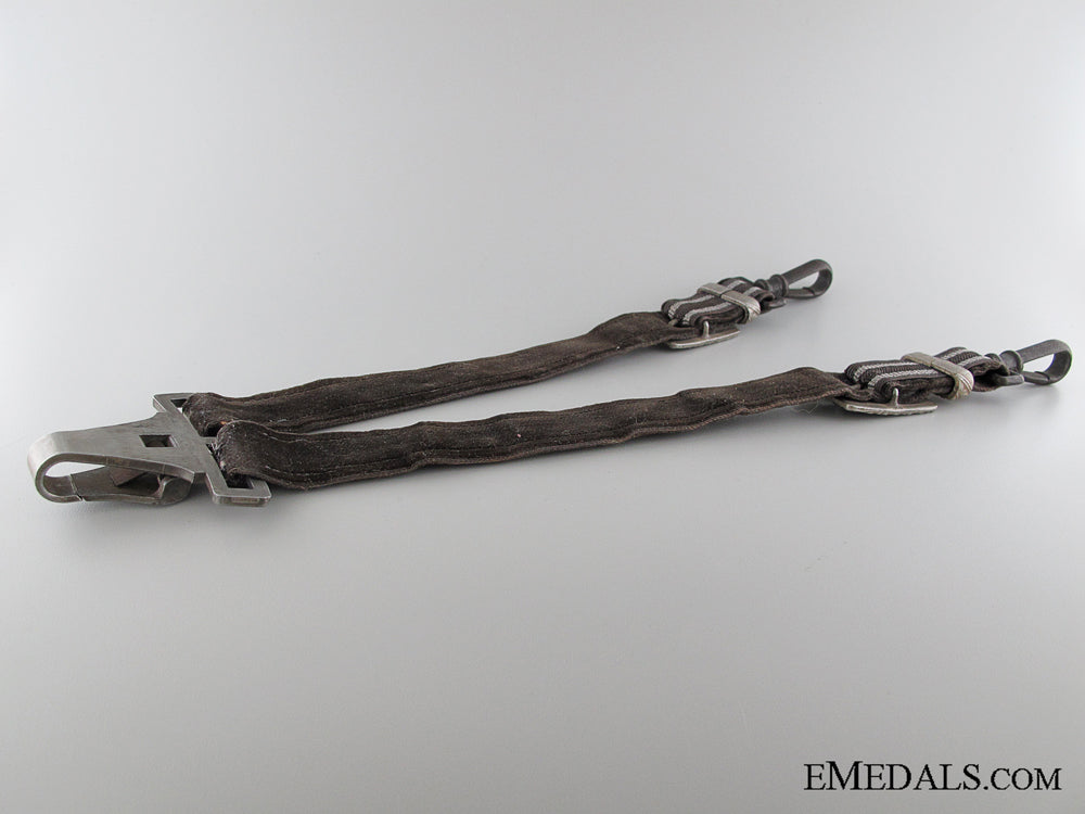 a_set_of_luftwaffe_dagger_hangers_img_07.jpg53206a7a7694a
