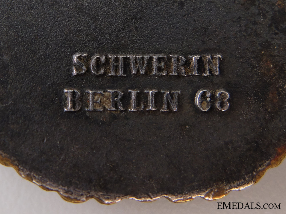 destroyer_war_badge_with_documents_to_mtr._v.helmut_of_the_destroyer_beitzen_img_07.jpg53bc07b753ed9