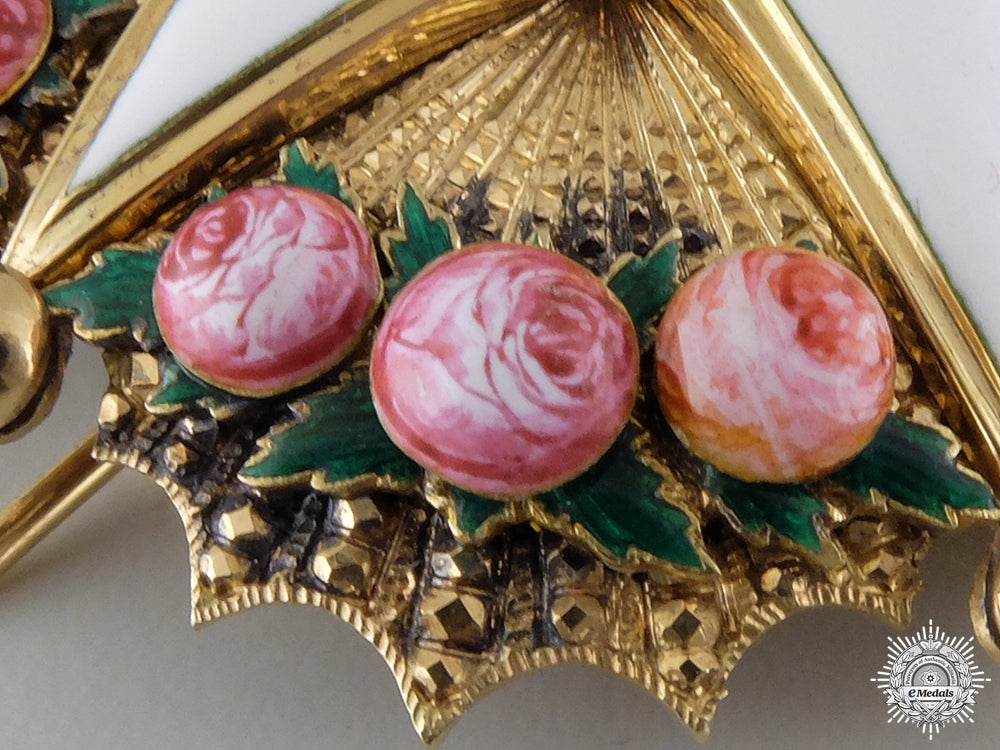 an_exquisite_brazilian_order_of_the_rose_in_gold;_breast_star_img_07.jpg54a16ebca6c8d