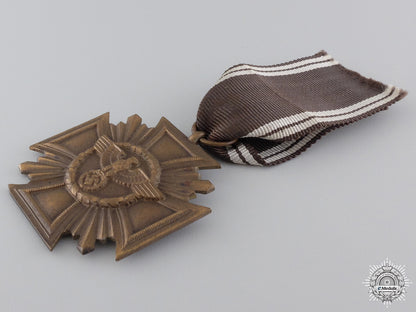 an_nsdap_long_service_award;_ten_year_service_in_case_img_08.jpg5470a9198da6b