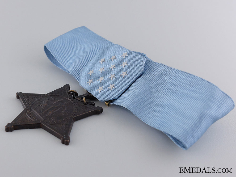 united_states._an_american_navy_issue_medal_of_honor;1964-_present_img_08.jpg543ec9ba47866