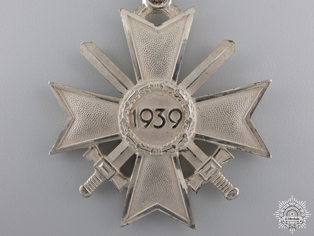 a_cased_knight’s_cross_of_the_war_merit_cross_by_deschler_img_08.jpg55101ae915514