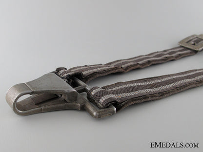 a_set_of_luftwaffe_dagger_hangers_img_08.jpg53206a841eb0f