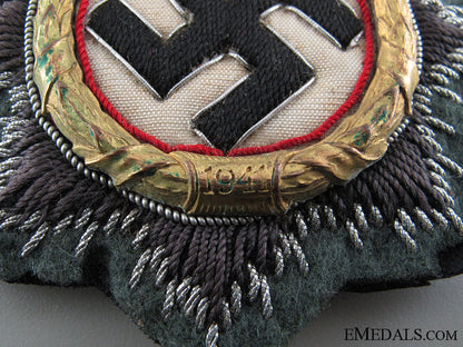 an_army_issue_german_cross_in_gold_img_0944_copy.jpg5252e118d4972