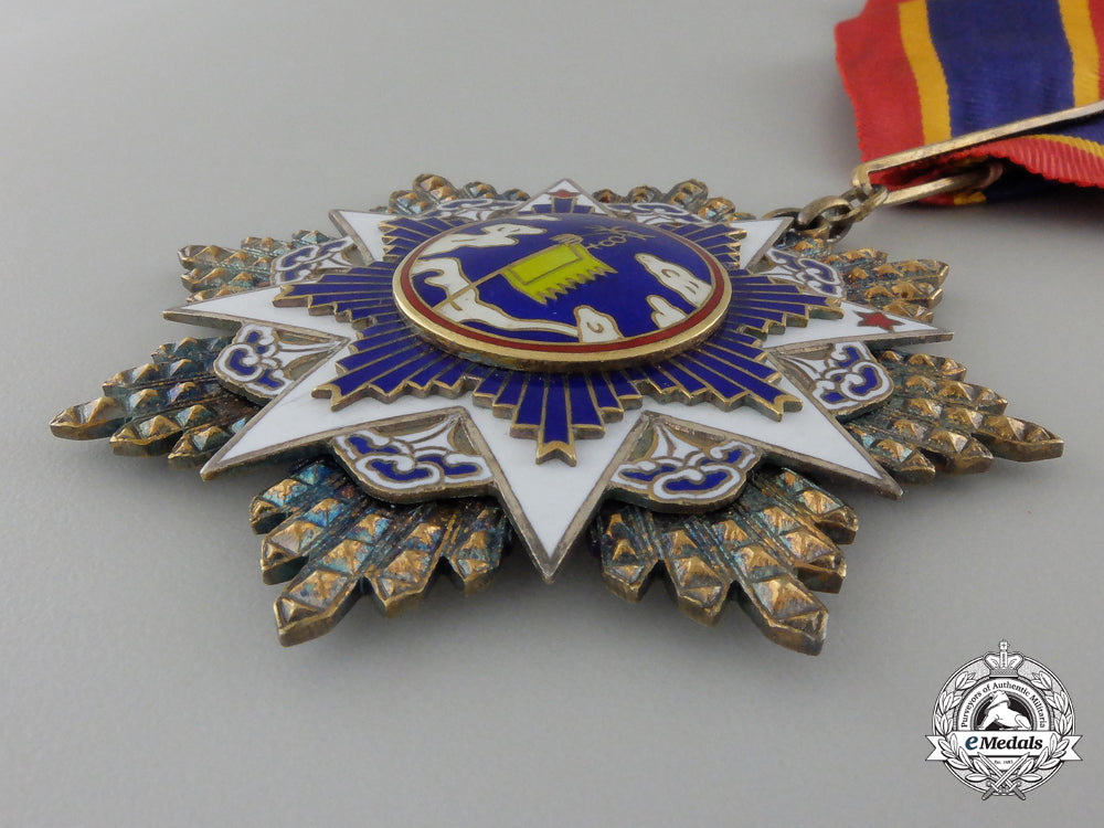 china,_republic._an_order_of_the_resplendent_banner;_v_class_commander,_c.1935_img_09.jpg55ce29970d9d5_1_1
