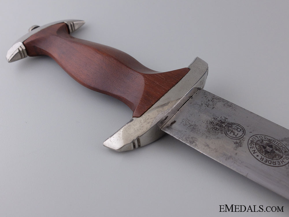 an_sa_dagger_by_richard_abr._herder,_solingen1939_img_09.jpg54414ad12d29f