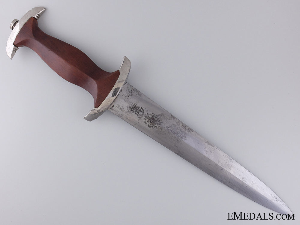 an_sa_dagger_by_richard_abr._herder,_solingen1939_img_10.jpg54414adb59d11