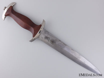 an_sa_dagger_by_richard_abr._herder,_solingen1939_img_10.jpg54414adb59d11