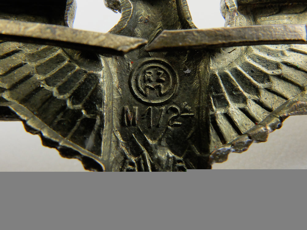 an_nsdap_political_leader's_visor_wreath_and_eagle_img_10.jpg55d4cd41615c8