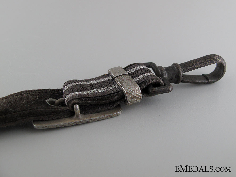 a_set_of_luftwaffe_dagger_hangers_img_11.jpg53206aa0d01f2
