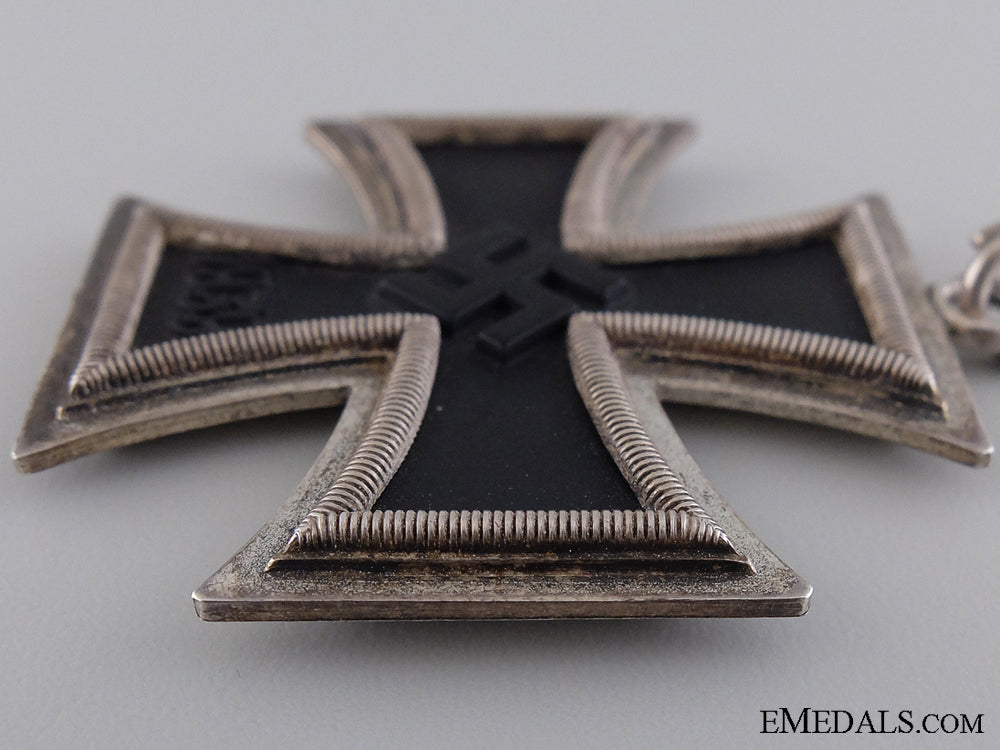 a_very_rare_zimmermann_knight’s_cross_of_the_iron_cross1939$19,000_img_12.jpg5441441b2364c
