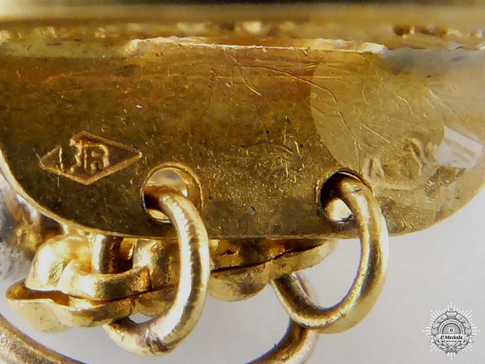 an_outsanding_austrian_miniature_award_chain_in_gold_by_rothe_img_12.jpg54d386da229e8