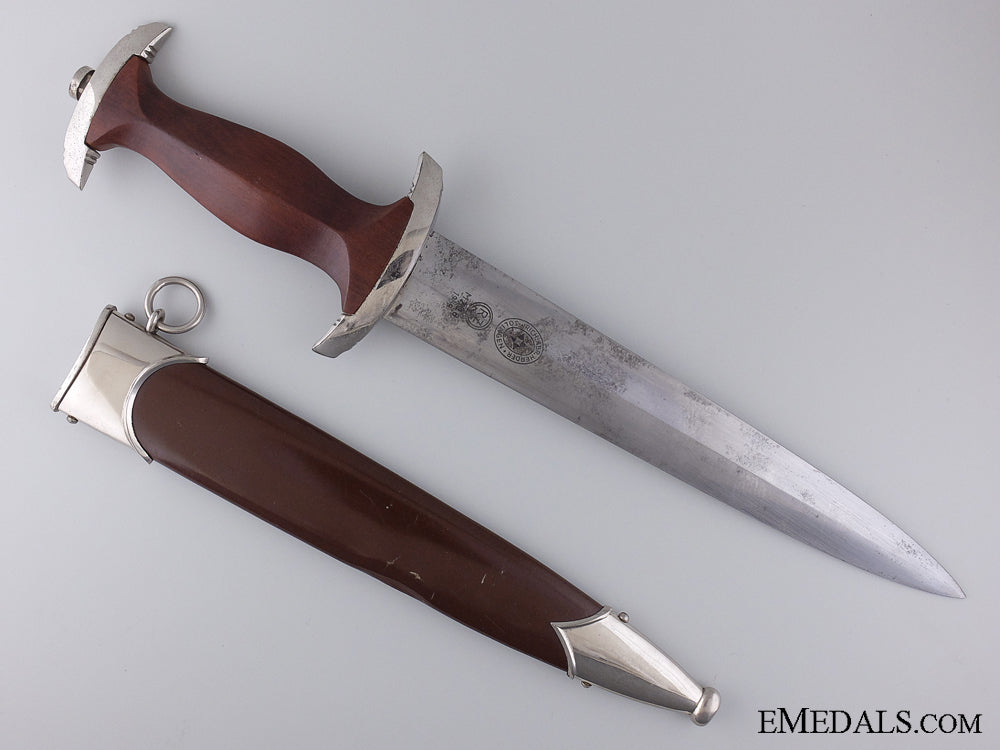 an_sa_dagger_by_richard_abr._herder,_solingen1939_img_12.jpg54414af242698
