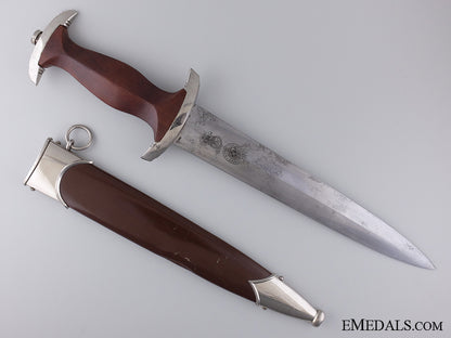 an_sa_dagger_by_richard_abr._herder,_solingen1939_img_12.jpg54414af242698