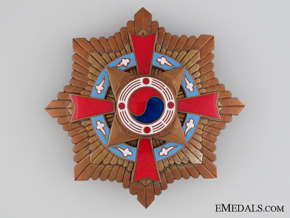 the_order_of_military_merit:1_st_class_set(_taeguk)_img_13.jpg52f14fe5d99ec