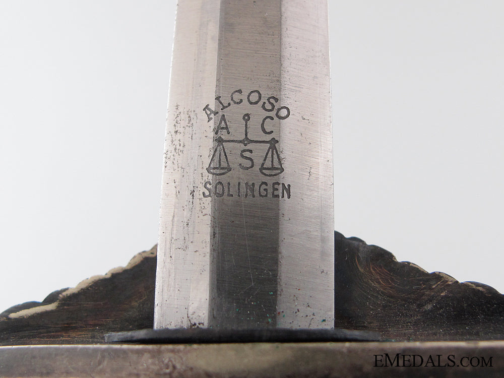 a_government_official's_dagger_by_alcoso_img_13.jpg5320625270970