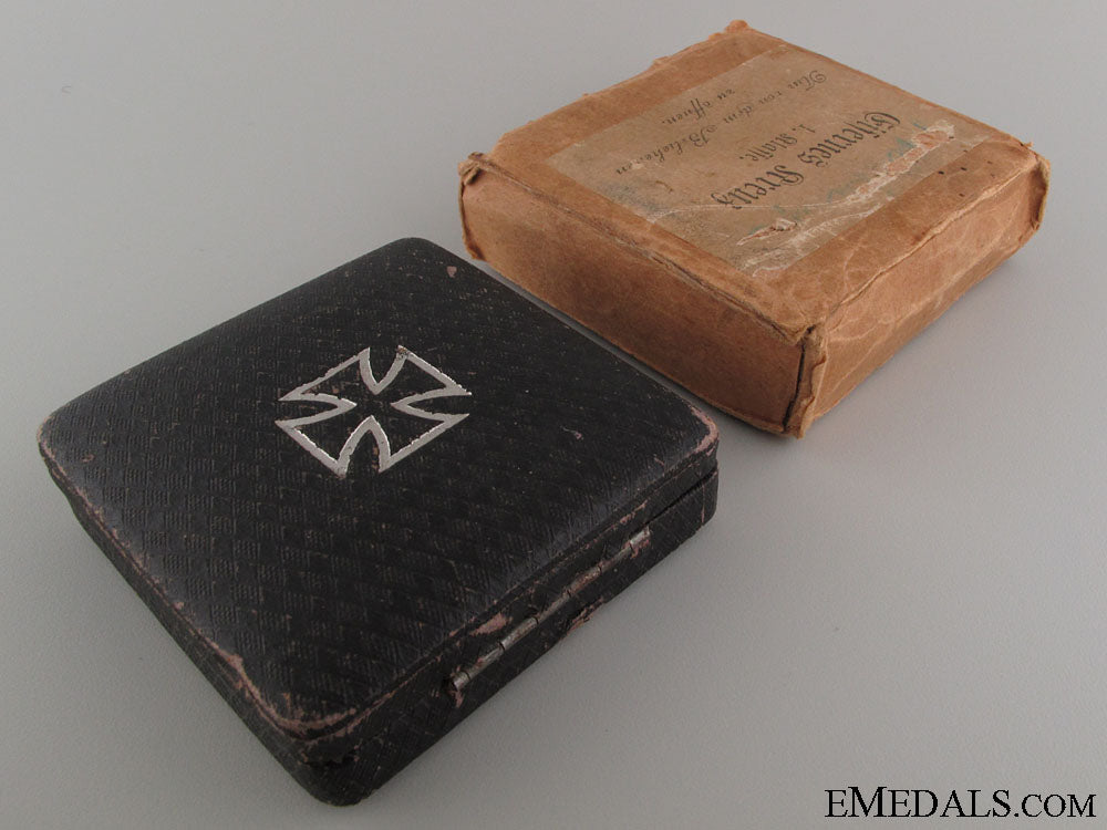 a_cased_iron_cross1_st_class1914-_silver_img_1402_copy