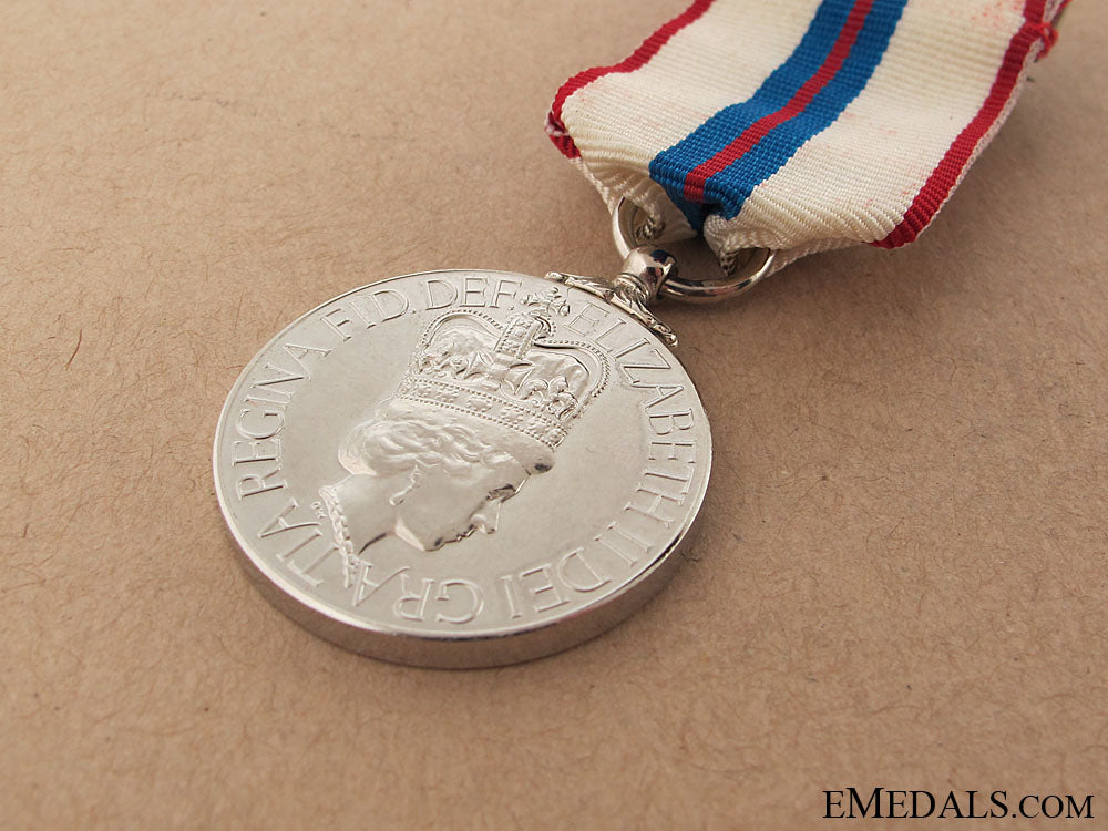 queen_elizabeth_ii's_silver_jubilee_medal_img_1525_copy