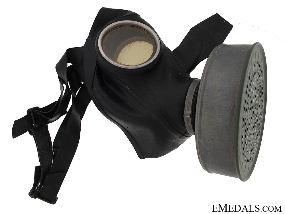 wwii_german_civilian_gas_mask-_unissued_img_2506_copy
