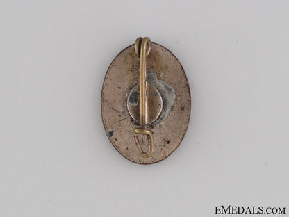whw_winter_relief_work_badge_img_2608_copy.jpg527954c90c325