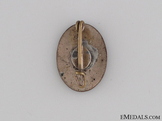 whw_winter_relief_work_badge_img_2608_copy.jpg527954c90c325