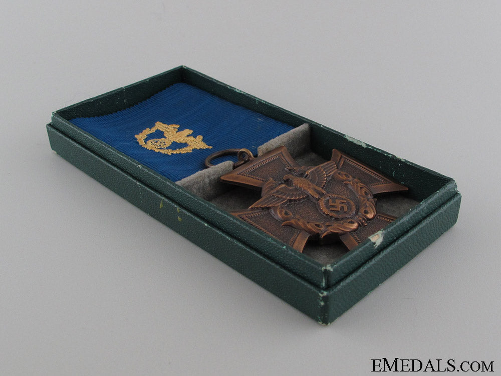 a_cased_customs_service_decoration_img_3443_copy