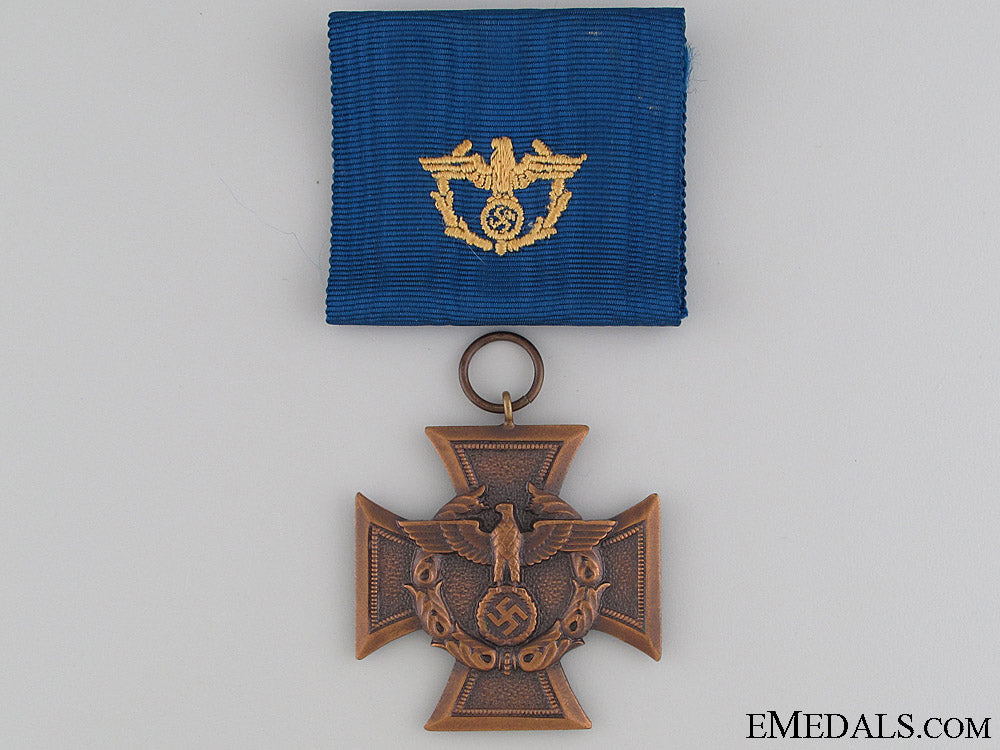 a_cased_customs_service_decoration_img_3445_copy.jpg527d1cf0a9e72