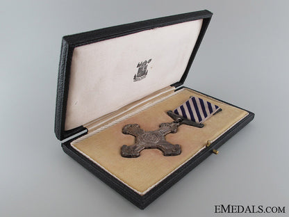a1942_distinguished_flying_cross_in_cased_img_3529_copy.jpg527d370129bd1