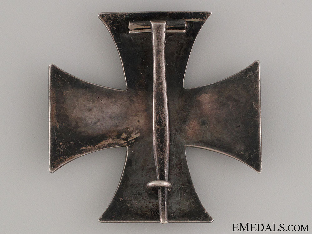 a_cased_wwi_iron_cross_first_class1914;800_silver_img_3731_copy.jpg525d93ea6ec72