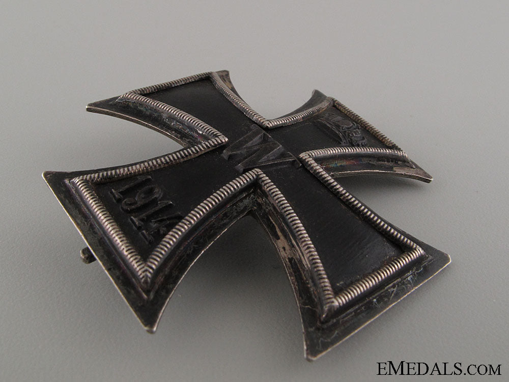 a_cased_wwi_iron_cross_first_class1914;800_silver_img_3732_copy.jpg525d93f3e942d