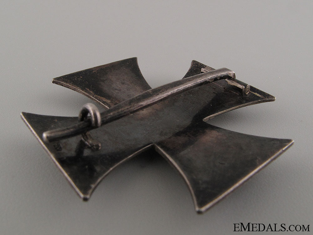 a_cased_wwi_iron_cross_first_class1914;800_silver_img_3733_copy