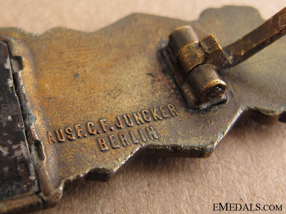 close_combat_clasp_in_bronze-_juncker_img_3752_copy