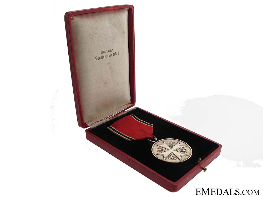 a_cased_german_eagle_order_merit_medal_img_4645_copy