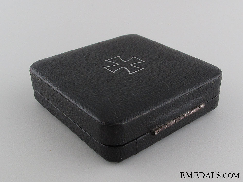case_for_iron_cross1_st._class1939_img_8530_copy.jpg526ac5958ed2a