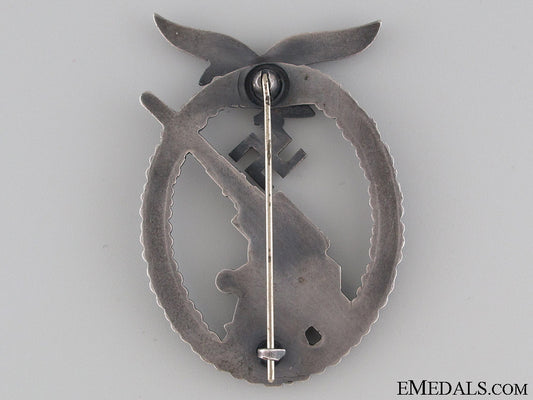 luftwaffe_flak_badge–_tombac_with_ball_hinge_img_8660_copy.jpg52a22fefe6a9b