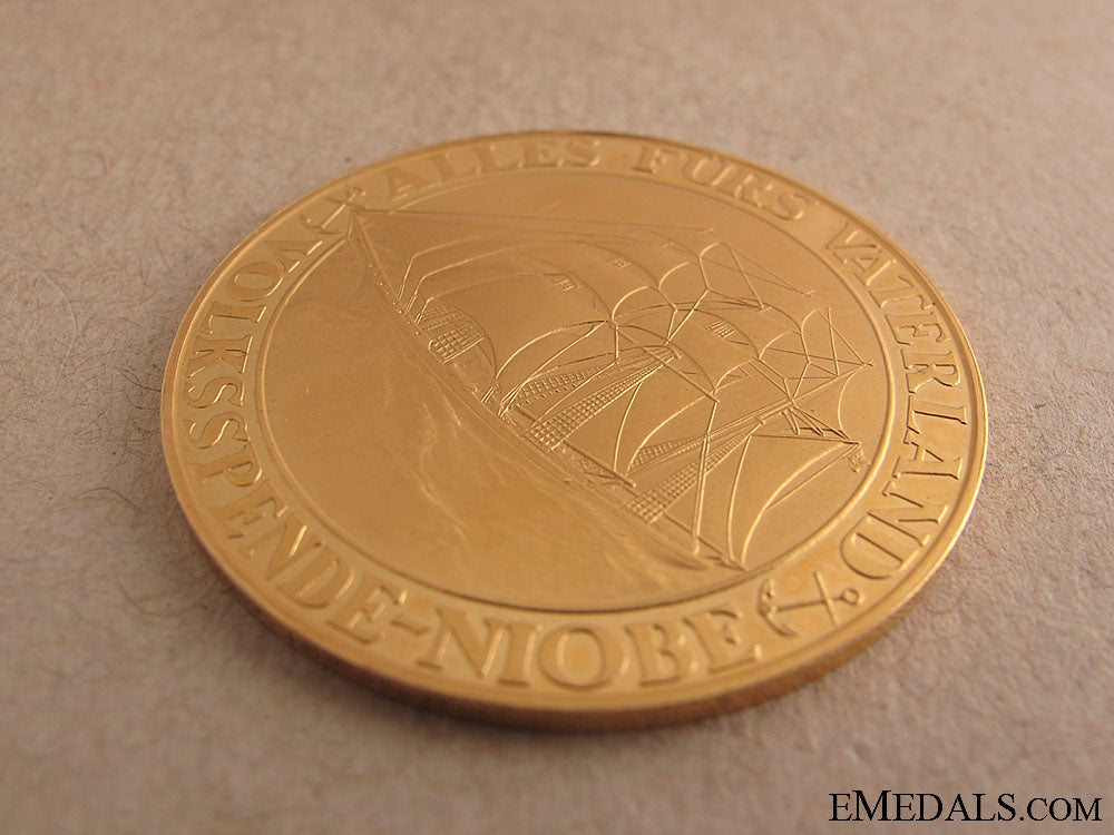 large_gold_niobe_medal-_cased_img_9591_copy