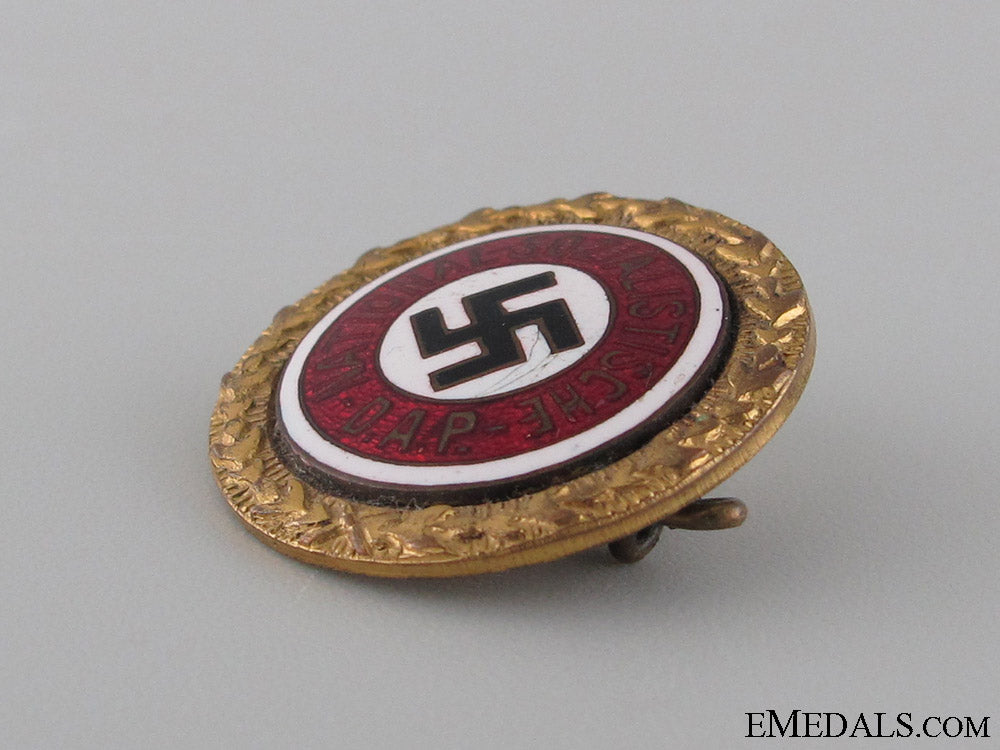 a_small_nsdap_golden_party_badge_to_ss_lieutenant_img_9876_copy.jpg52a8b73fa6e57