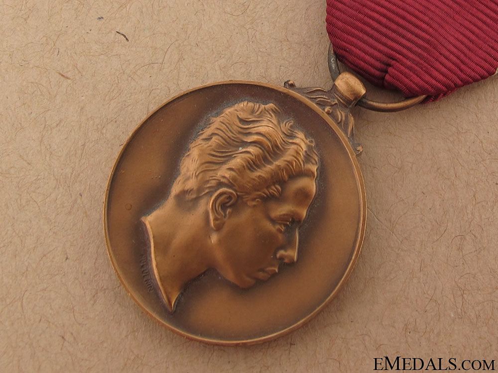 king_faisal_ii_coronation_medal,1953_io552b