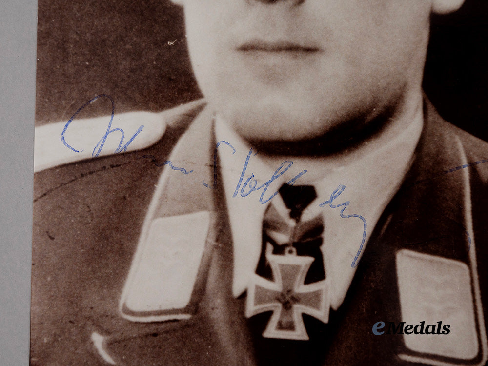 germany,_third_reich._a_lot_of_post-_war_signed_knight’s_cross_winner_photographs_e_medals__g62078_5