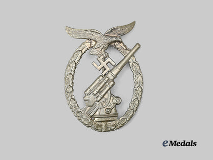 germany,_luftwaffe._a_flak_badge,_with_first_pattern_case,_by_gustav_brehmer_e_medals__g62687_5
