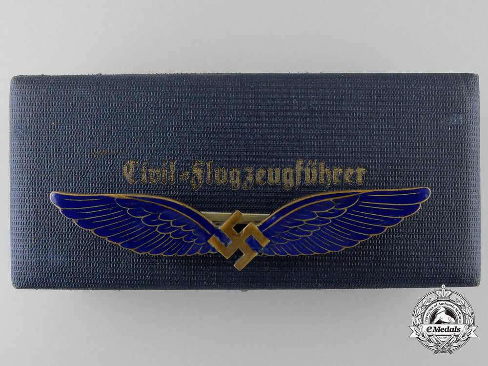 a_scarce_civilian_pilot's_badge_by_juncker_with_case_j_002_1