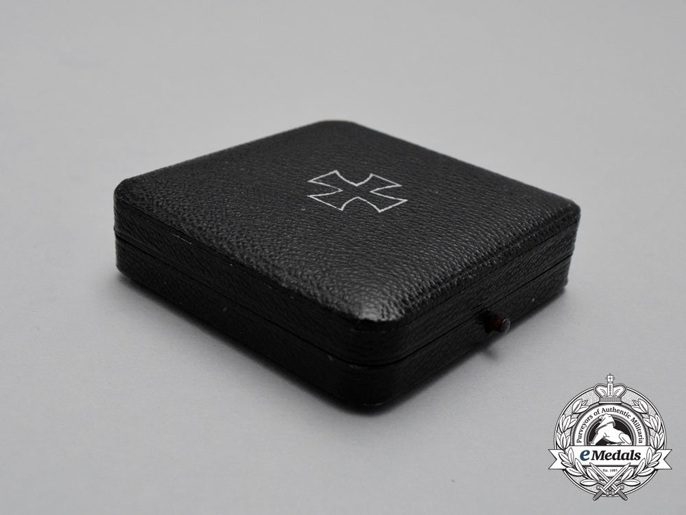 an_iron_cross1939_first_class_in_its_original_case_of_issue_j_058_1