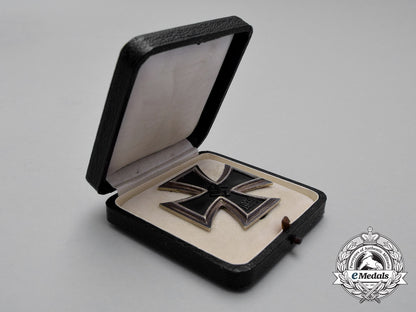 an_iron_cross1939_first_class_in_its_original_case_of_issue_j_059_1