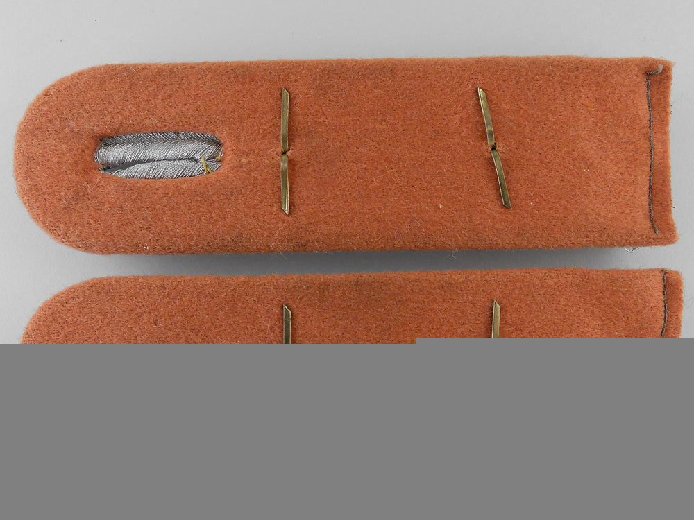 a_pair_of_luftwaffe_hauptmann_shoulder_straps;_signals_j_061