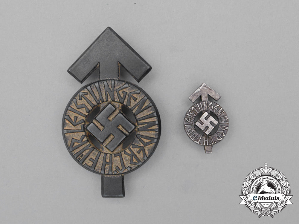 a_silver_grade_hj_proficiency_badge_by_gustav_brehmer_of_markneukirchen_with_miniature_j_094_1