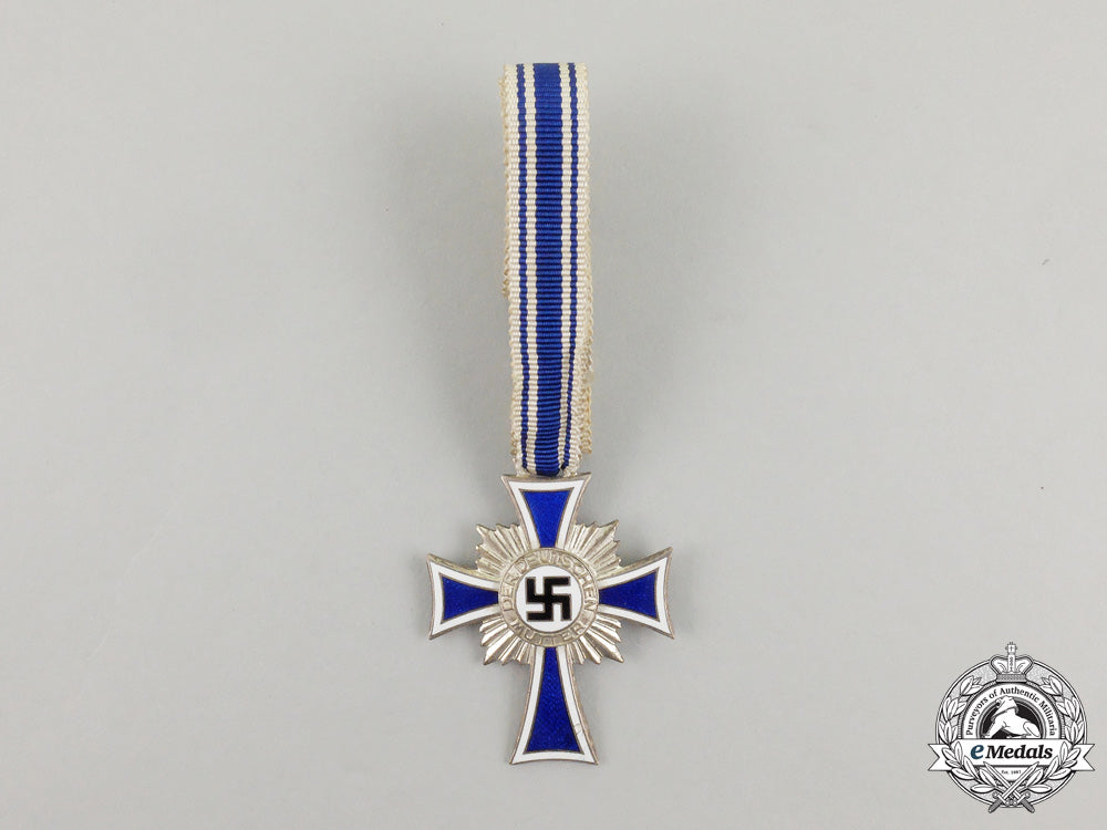 a_class_cross_of_honour_of_the_german_mother_by_ph._turk_j_150_1