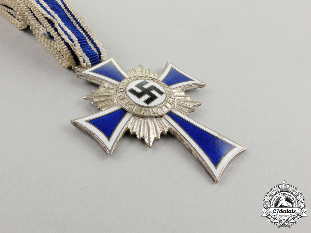 a_class_cross_of_honour_of_the_german_mother_by_ph._turk_j_154_1